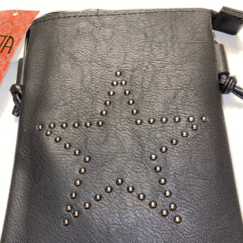 Ladies handbag/crossbody bag.